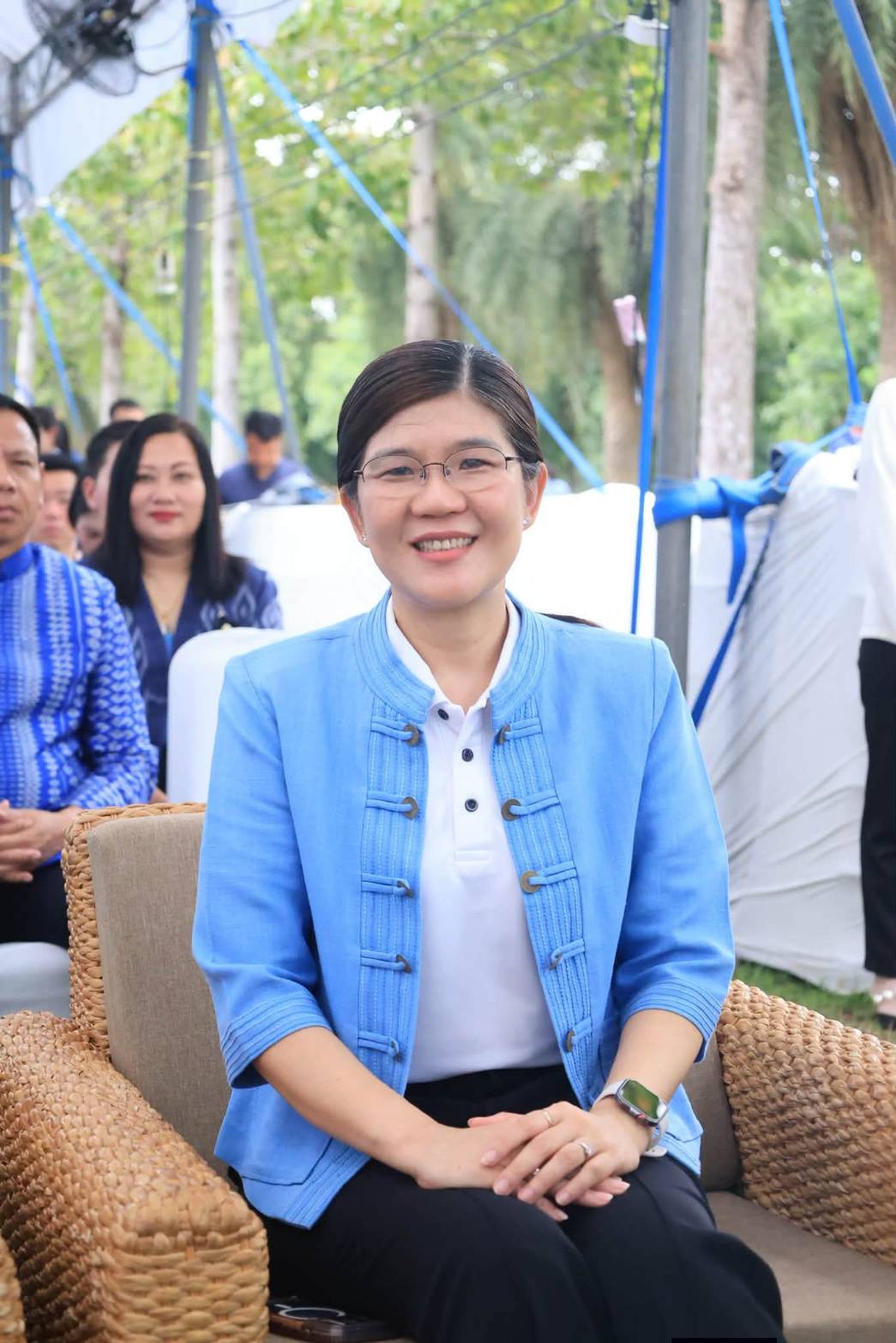 title - รองปลัดกระทรวงเกษตรและสหกรณ์ เป็นประธานพิธีเปิดงาน “สืบสานพระราชปณิธาน สร้างงานเกษตรกรรม เลิศล้ำงานหัตถศิลป์ ท่องเที่ยวถิ่นวิถีไทย” เพื่อน้อมรำลึกในพระมหากรุณาธิคุณของสมเด็จพระนางเจ้าสิริกิติ์ พระบรมราชินีนาถ พระบรมราชชนนีพันปีหลวง ประจำปี พ.ศ. 2569 ณ ศูนย์ส่งเสริมและพัฒนาอาชีพเสริมนอกภาคการเกษตร (ศูนย์ศิลปาชีพบางไทรฯ (เดิม)) 